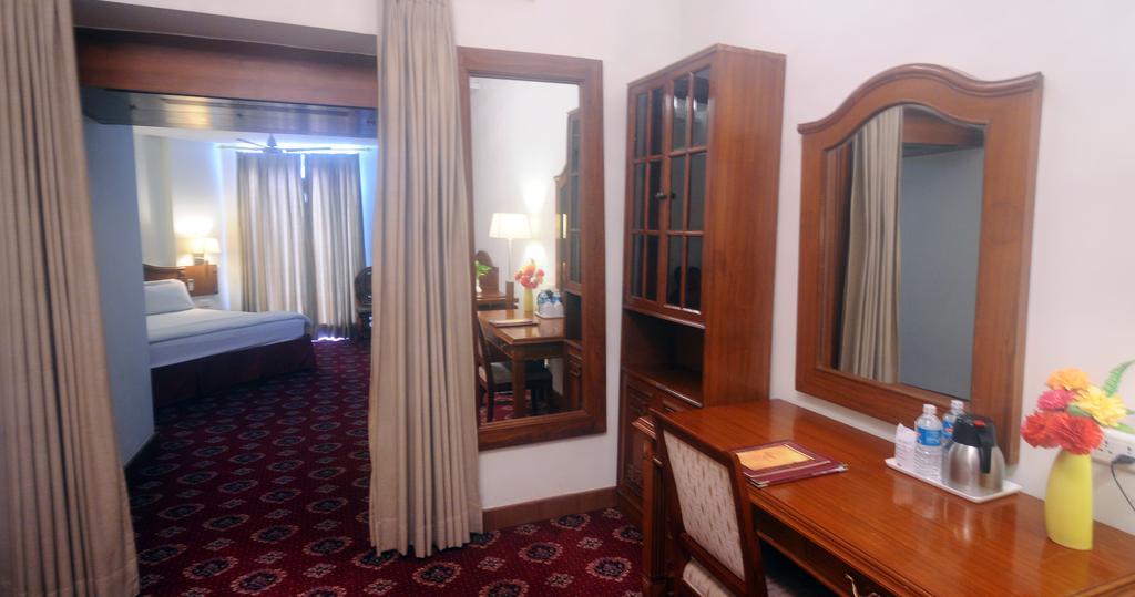 Hotel Jaipur Palace Værelse billede